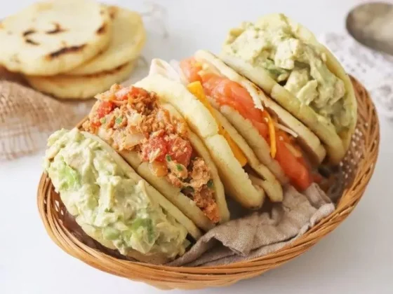 Arepas rellenas de pollo: una receta deliciosa, fácil y barata