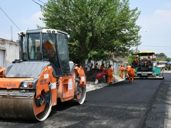 Se realizan obras de repavimentación en barrio Divino Niño