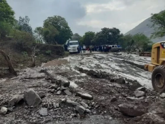 El Gobierno provincial asiste a damnificados por el temporal de lluvia en distintas localidades