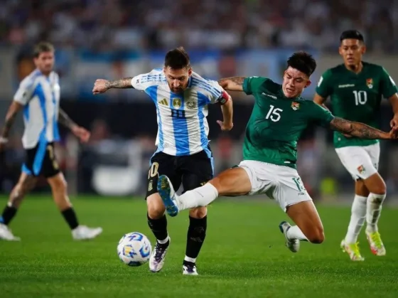 El DT de Bolivia explicó porqué no funcionó el plan que tenían para marcar a Messi