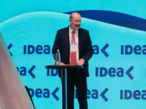 Coloquio de IDEA: Federico Sturzenegger anticipó a empresarios la "deep motosierra"