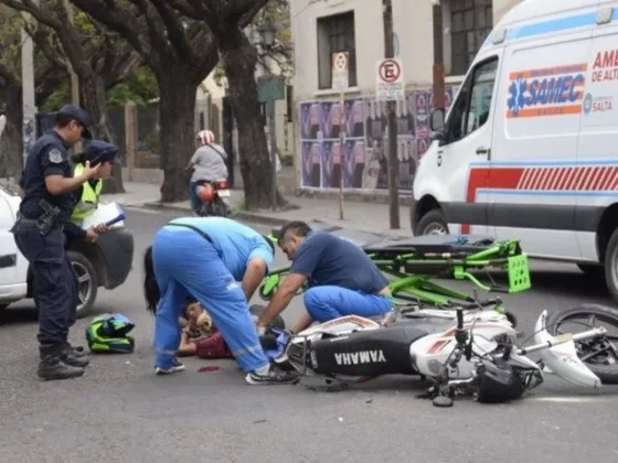 Terrible siniestro vial en pleno macrocentro de la ciudad