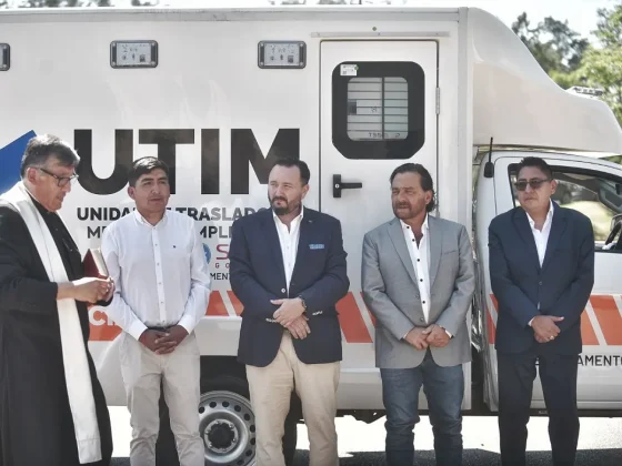 Con la entrega de vehículos la Provincia refuerza los servicios de salud y seguridad en el departamento Los Andes