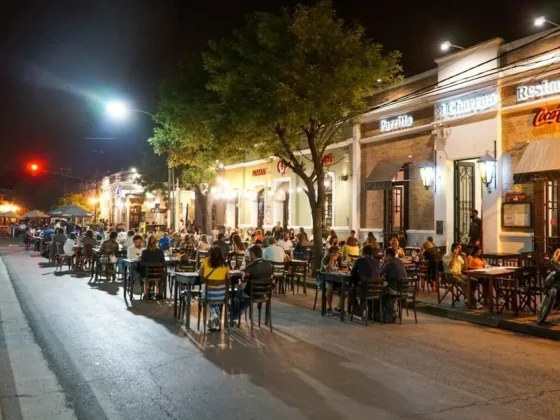 El consumo de hoteles, gastronomía y comercio salteño cayó casi un 50%