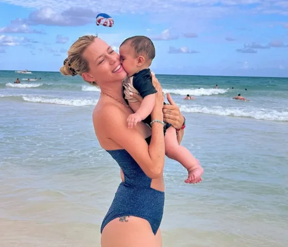 Las mejores postales de las vacaciones familiares de Nicole Neumann
