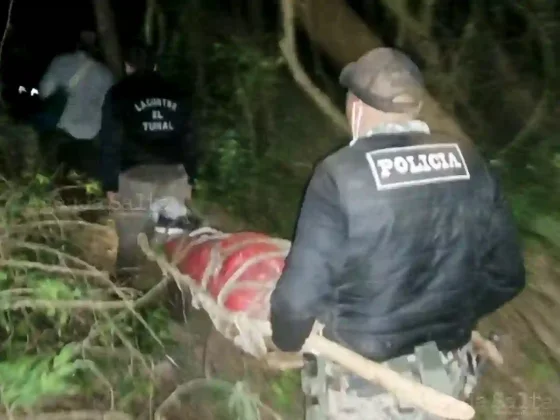 Tras una ardua tarea lograron rescatar el cuerpo del cazador en Río Piedras