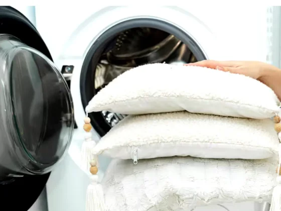 Ni 15 días ni un mes: cada cuánto hay que lavar las fundas de las almohadas, según un microbiólogo