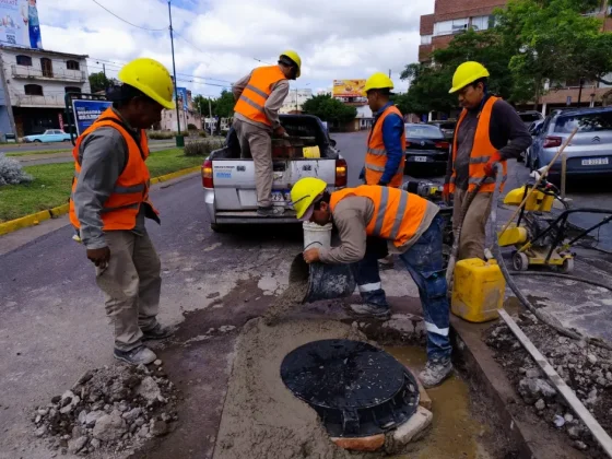 Continúa el operativo de nivelación de bocas de registro