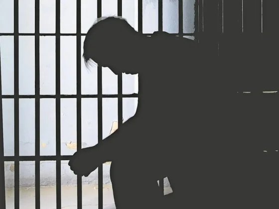Condenan a un chofer de larga distancia por someter a tocamientos a una mujer