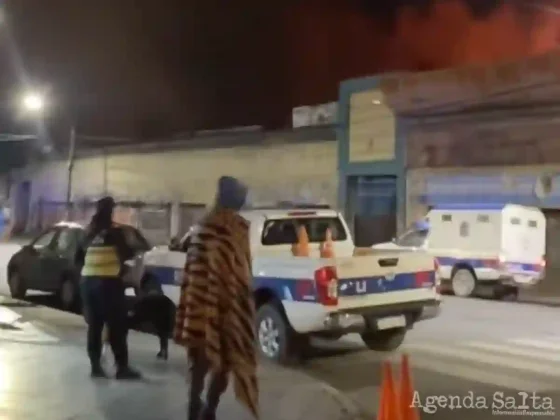 Un incendio de gran magnitud arrasó con parte del Mercado San Miguel
