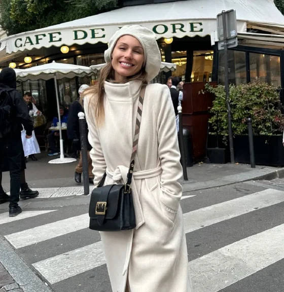 Pampita derrochó glamour al mejor estilo parisino