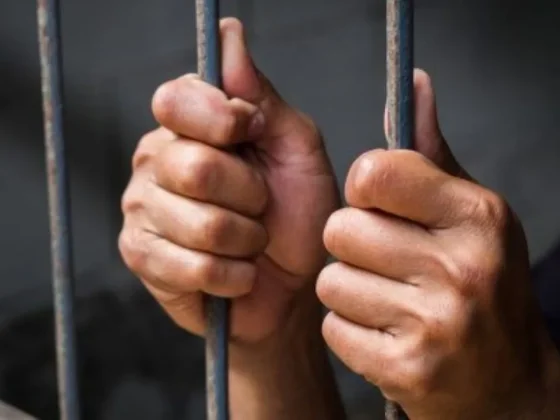 Degenerado fue condenado por someter a tocamientos a la hija de su pareja