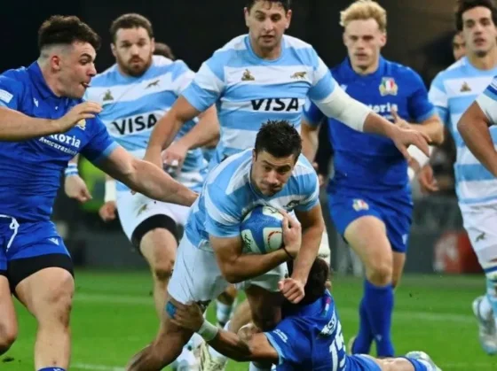 Los Pumas aplastaron 50-18 a Italia en el comienzo de su gira
