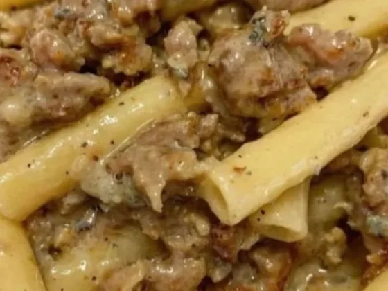 Pastas con salchicha y crema de queso