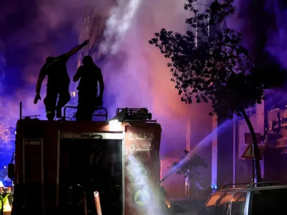 Israel mató al principal vocero de Hezbollah en un inusual ataque en el centro de Beirut