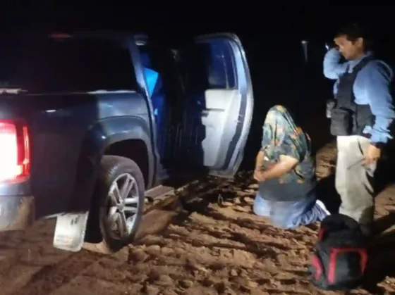 Transportaban 1000 kilos de coca, intentaron huir y atropellaron a policías