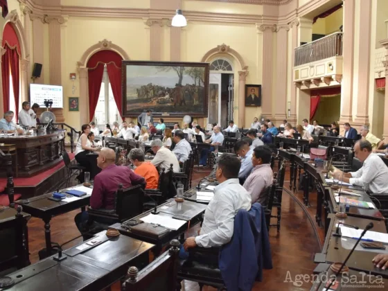 Se sancionó la restricción del uso de celular en las escuelas salteñas