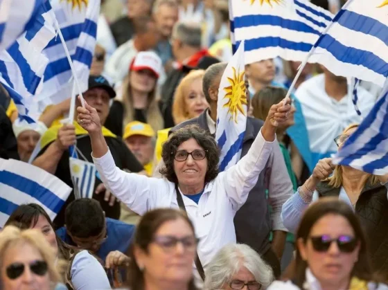 Los uruguayos se preparan para una elección presidencial muy pareja