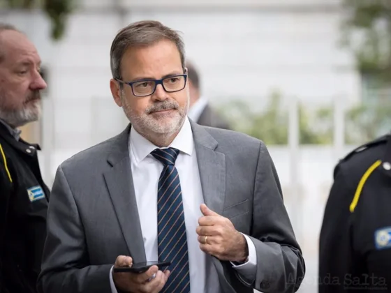 El Gobierno echó al embajador en España y al cónsul en Nueva York