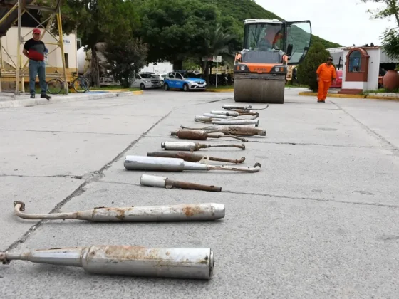 Ruidos molestos: se realizó la primera destrucción de caños de escape