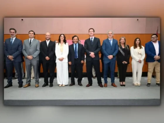 Sáenz tomó juramento a los nuevos miembros del gabinete provincial