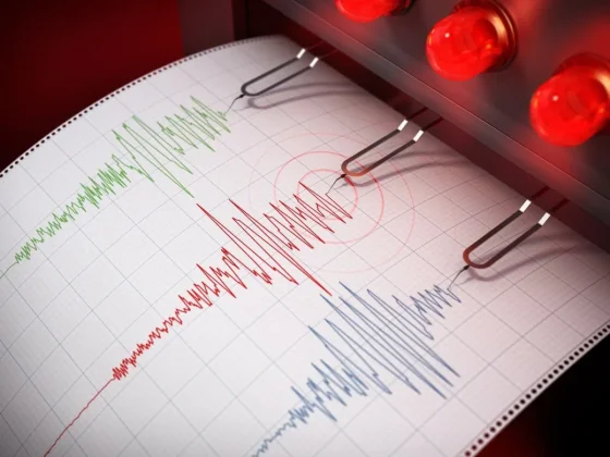 Un fuerte terremoto de 7 grados sacudió a California y hay alerta de tsunami