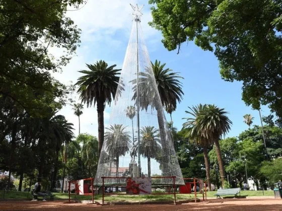 Se realizará el tradicional encendido del árbol navideño en la plaza 9 de Julio