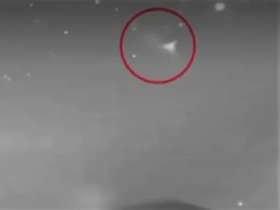 Captan una extraña luz triangular sobre un volcán en México y desatan teorías sobre fenómenos OVNI