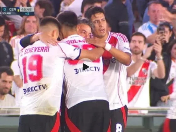 La emoción de Marcelo Gallardo en el minuto de silencio por la muerte de su padre Máximo