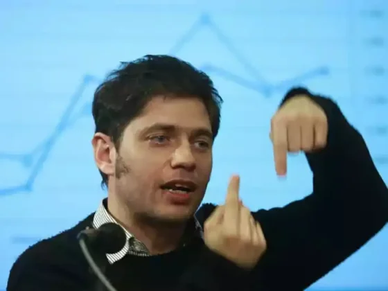 Axel Kicillof no aprende: quiere quedarse con el control de Aerolíneas Argentinas