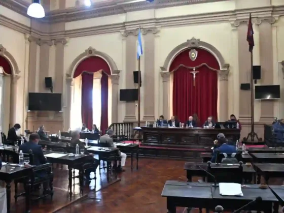 Personal de escuelas salteñas no podrá tener antecedentes por delitos sexuales