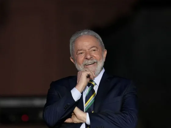 Lula da Silva se recupera tras la cirugía y asegura estar "firme y fuerte"