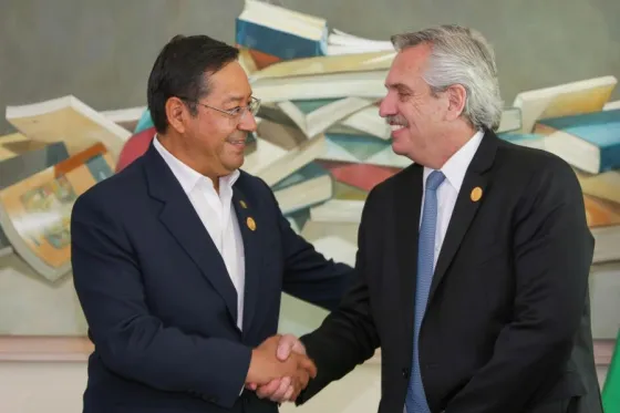 El presidente de Bolivia, Luis Arce y Alberto Fernández se reunieron en Bogotá