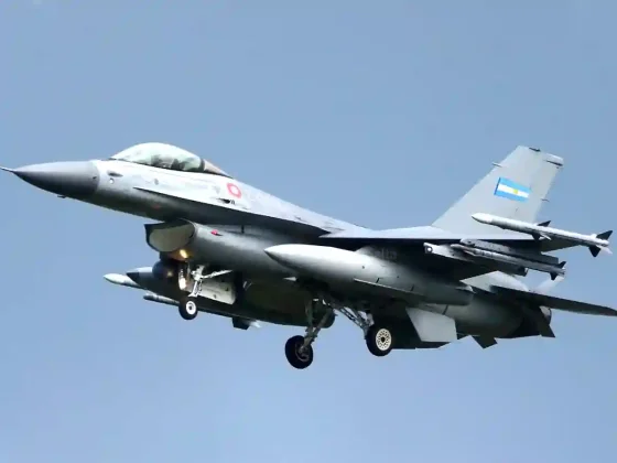 Llegó el primer avión F-16 para la Fuerza Aérea