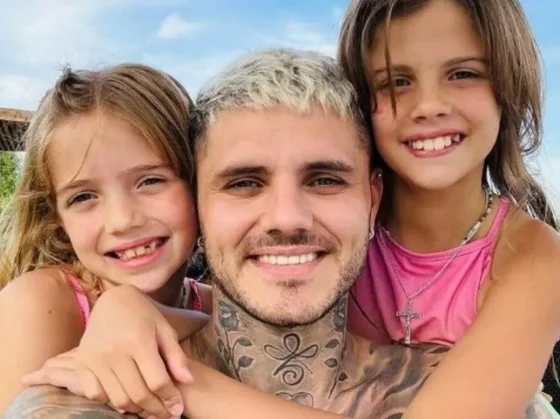 La primera foto de Mauro Icardi y sus hijas juntos