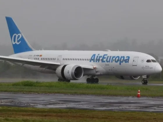 Un avión que viajaba de Córdoba a Madrid tuvo que hacer un aterrizaje de emergencia en Asunción