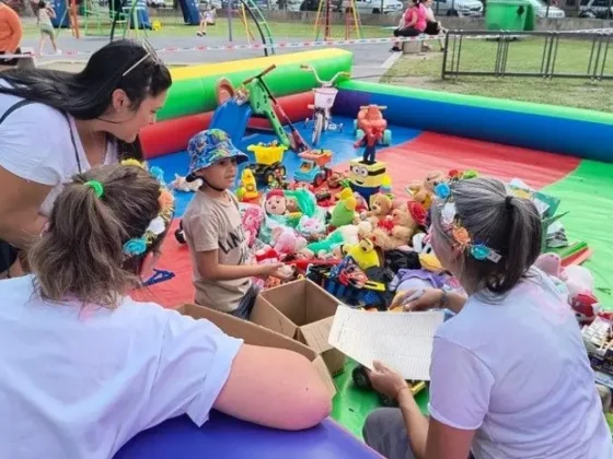 Se recolectaron más de 1000 juguetes en la primera edición del Juguetódromo
