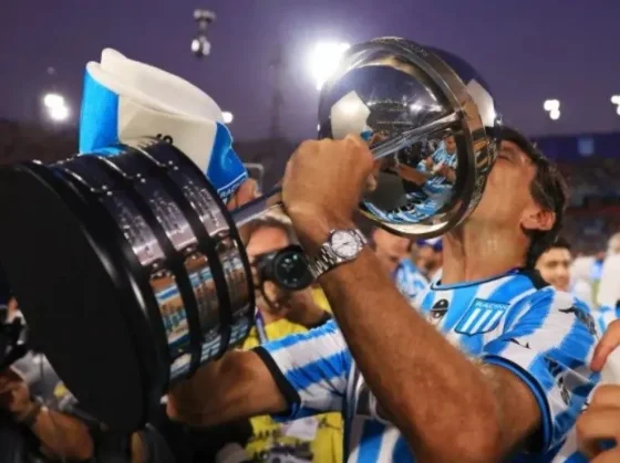 Racing le renovó el contrato como entrenador a Gustavo Costas