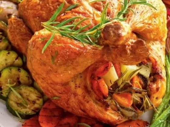 Pollo relleno: una alternativa rendidora y rica para la Navidad