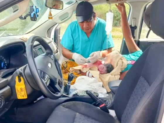 SALTA: un bebé nació camino al hospital luego de que la ambulancia se quedara en el barro