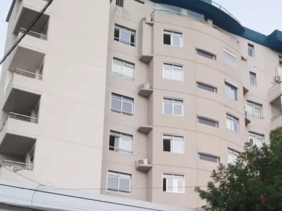 Un hombre murió tras caer desde un octavo piso en Salta ¿Qué se sabe a esta hora?