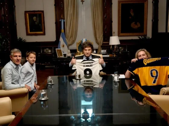 Milei recibió la visita de Martín Palermo en la Casa Rosada
