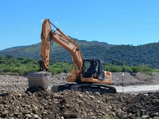 La Municipalidad de Salta inició los trabajos de encauzamiento en el río Vaqueros
