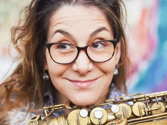 La salteña Yamile Burich, la rompe en la vuelta de Los piojos
