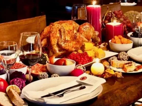 Recomendaciones para evitar malestares y enfermedades por las comidas de fin de año