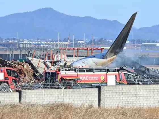 Un avión se estrelló al aterrizar en un aeropuerto en Corea del Sur: murieron 179 personas