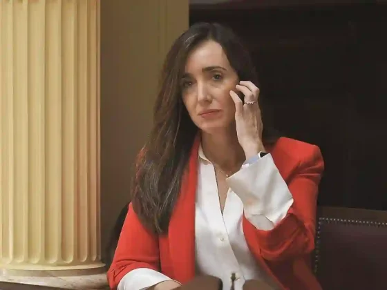 Suspendieron a empleados del Senado por mirar una película en horario laboral