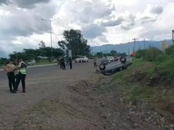 RP28: Volcó un auto camino a San Lorenzo
