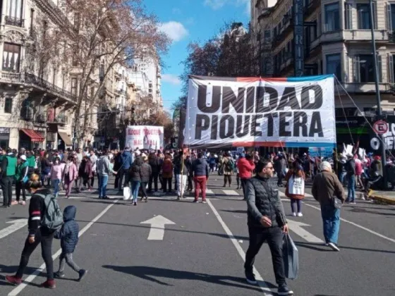 "Acamparemos en Plaza de Mayo hasta que Sergio Massa nos reciba"