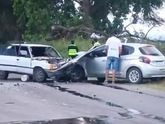 Grave accidente en RN 68: Dos vehículos chocaron de forma frontal